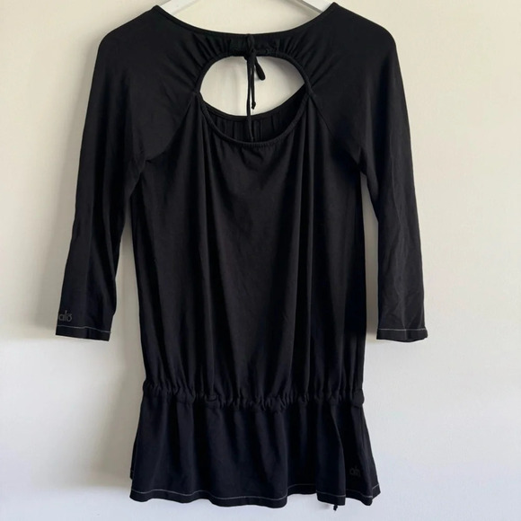 ALO Yoga Black Keyhole Open Back Cinch Waist 3/4 Sleeve top size XS - Picture 6 of 9